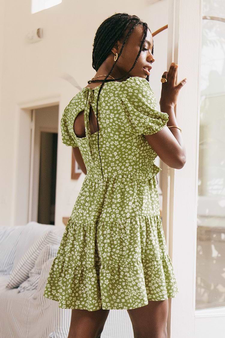Vestido con zíper y volantes de cuello V con patrón Ditsy de Bridget