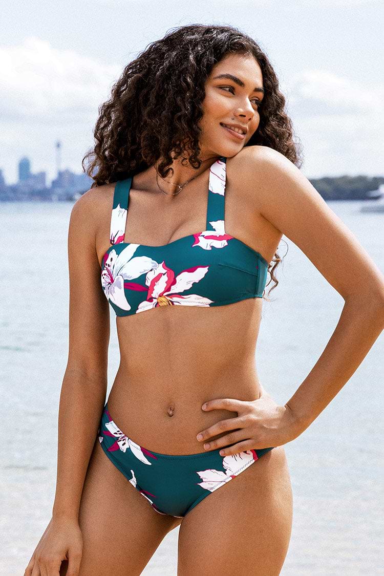Bandeau Bikini-Set mit breiten Trägern und  Lilienmuster