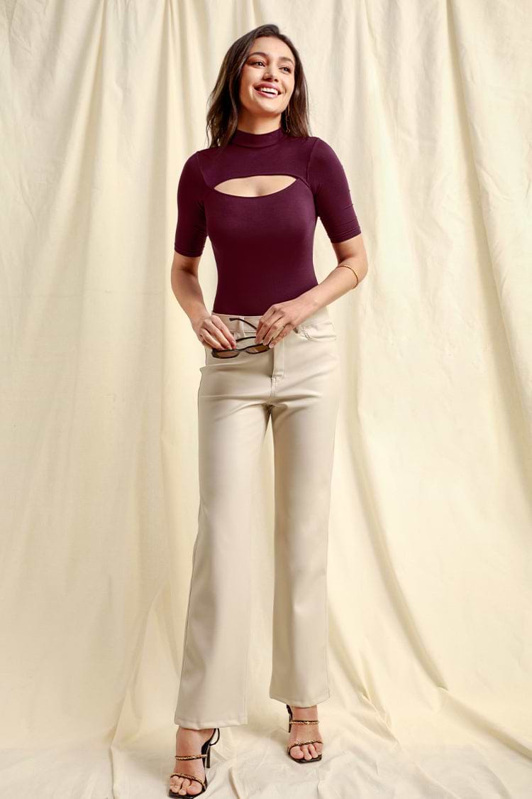 Bodysuit mit halben Ärmeln und Cut Out-Design