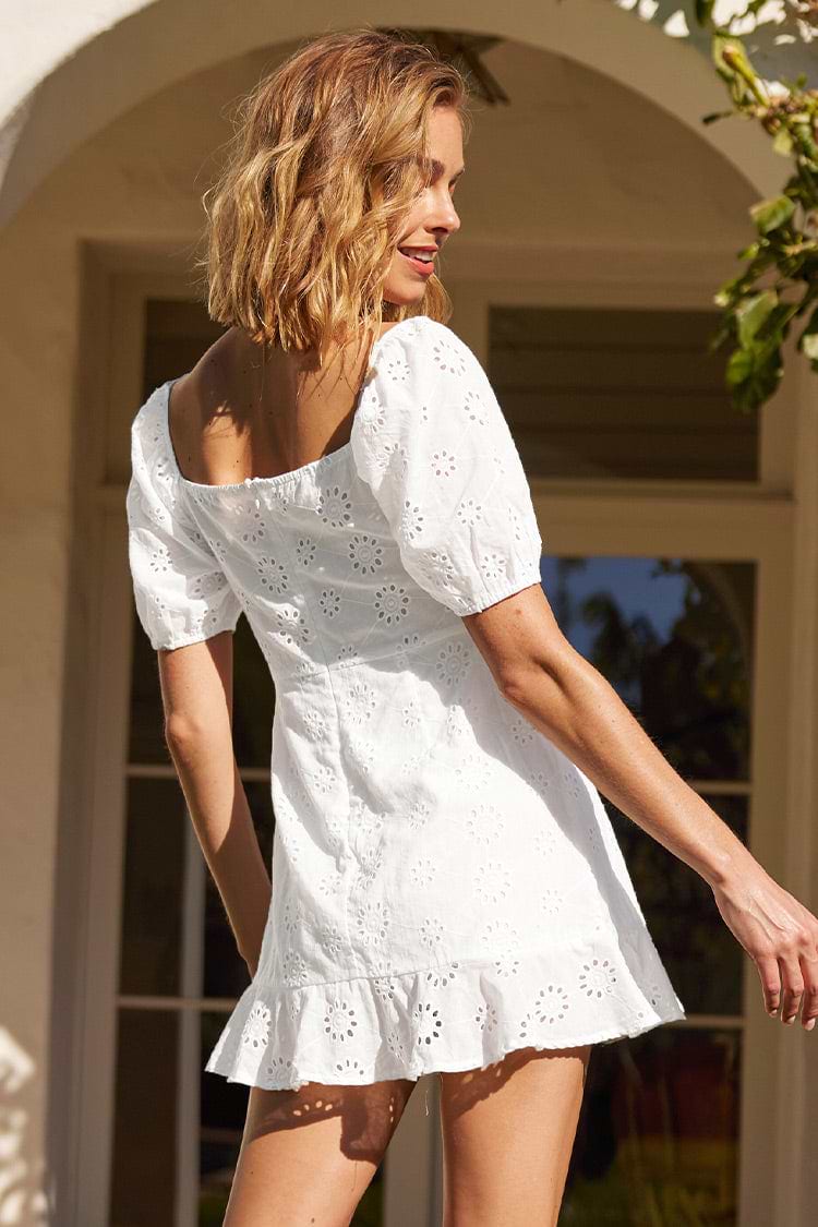 Robe trapèze dos nu à manches bouffantes