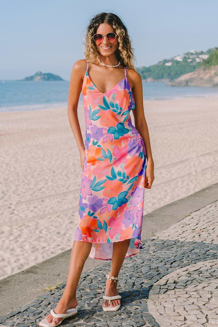 Mini-robe dos nu à col en V