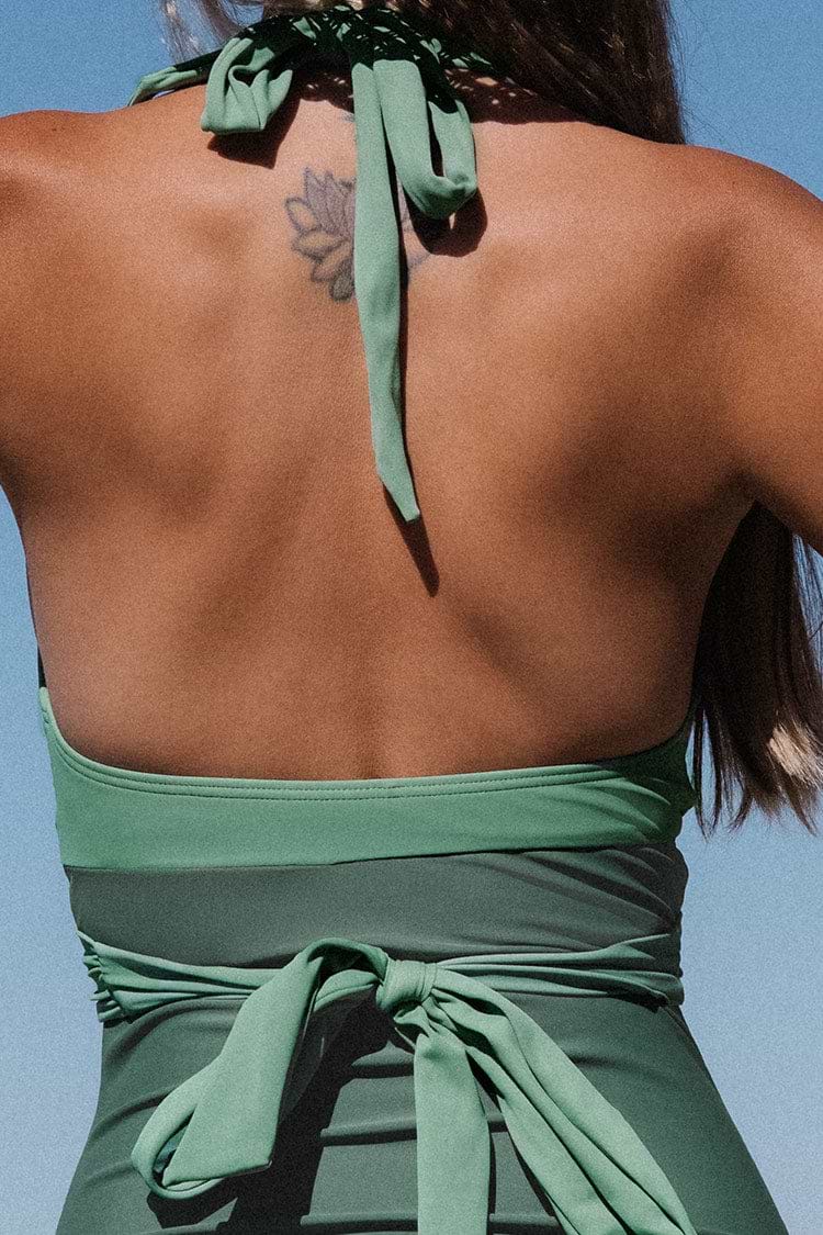 Maillot de bain une pièce à licou croisé