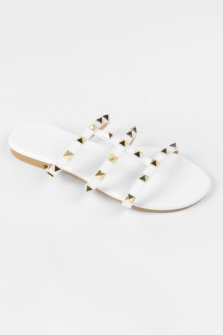 Flache weiße Sandalen mit offenem Zehenbereich