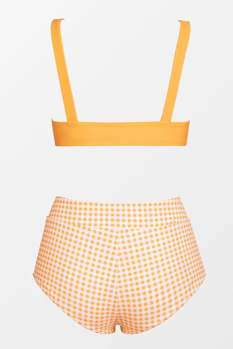 Bralette mit Knoten und gebänderten Jungen-Shorts im Set