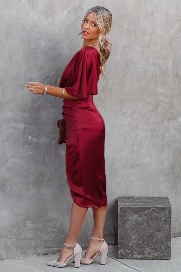 Robe gaine à une épaule découpée