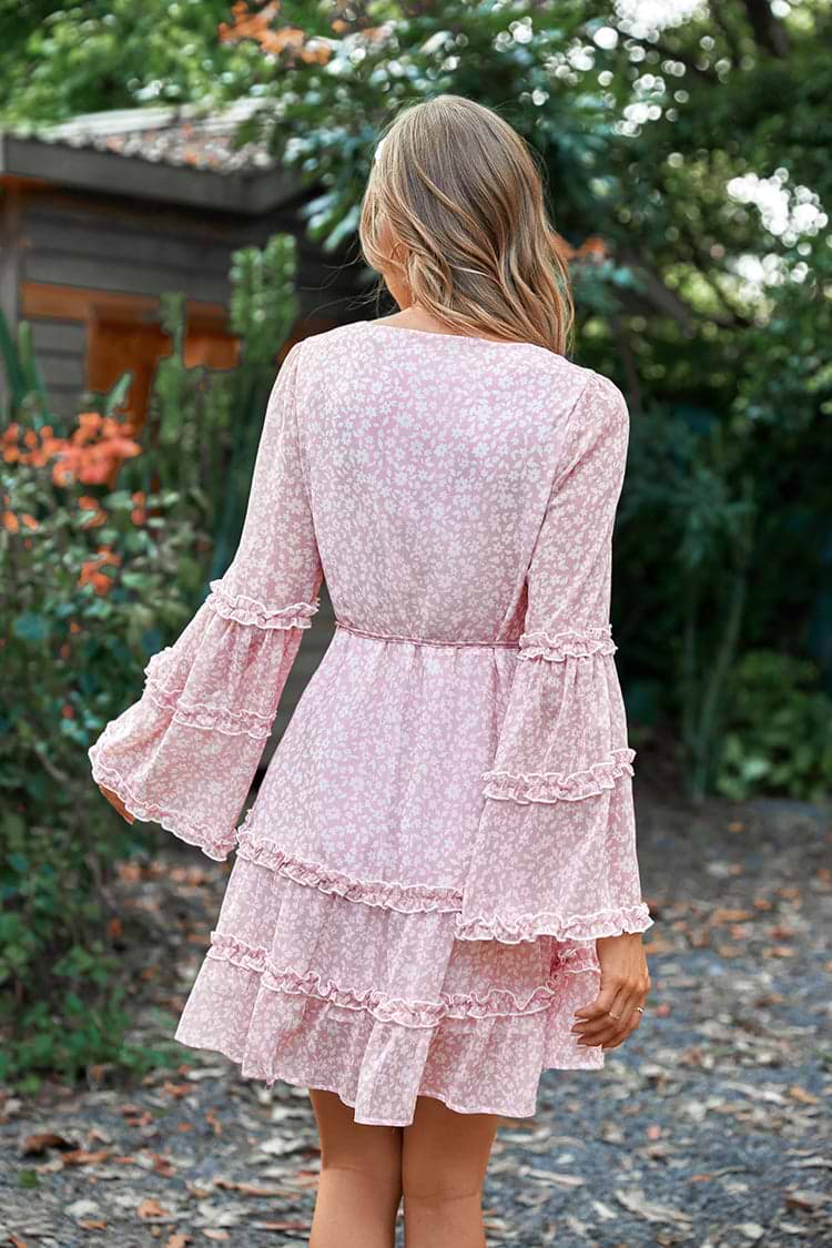 Vestido Varadero rosa con escote V y mangas de campana