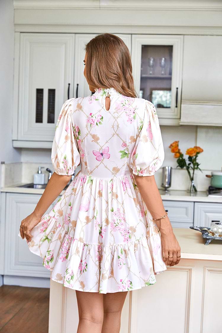 Kurzes gesmoktes Kleid in A-Form