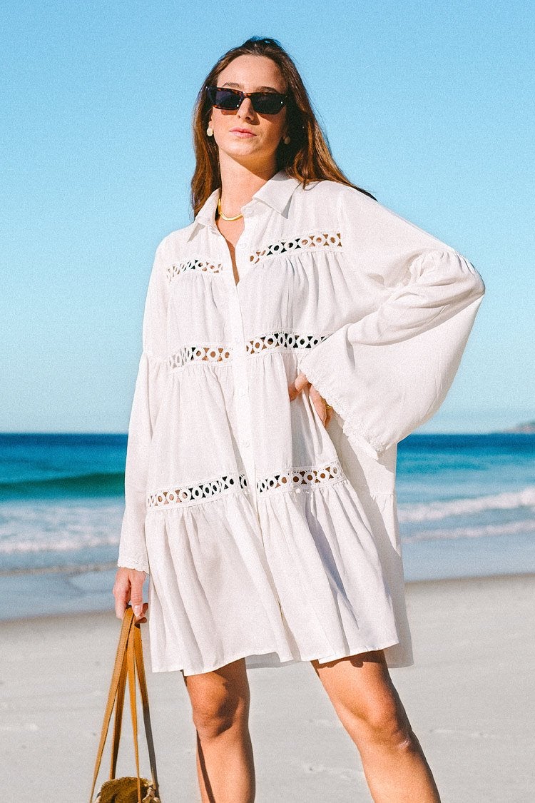 Kimono delantero con botones y dobladillo con volantes Antonella