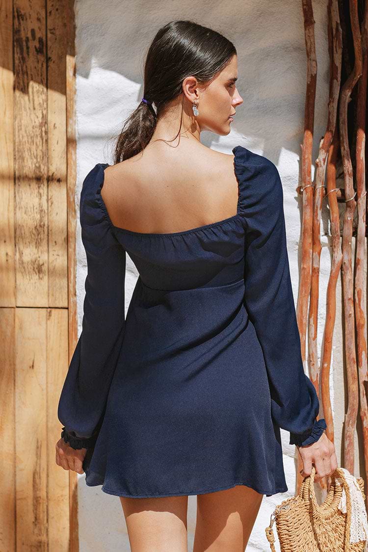 Mini-robe smockée à manches longues