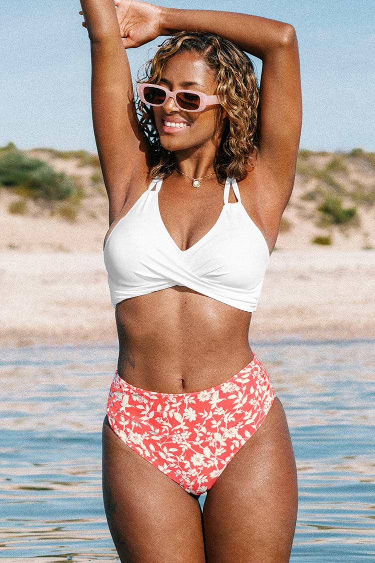 Bikini fleuri froncé à lacets dans le dos