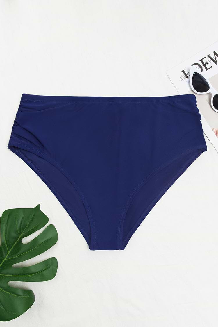 Seitlich geraffte High waist Bikinihose in großen Größen