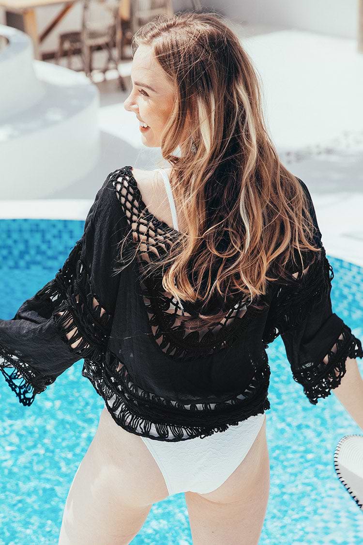 Everly Cover Up Pull over de color negro y con escote scoop