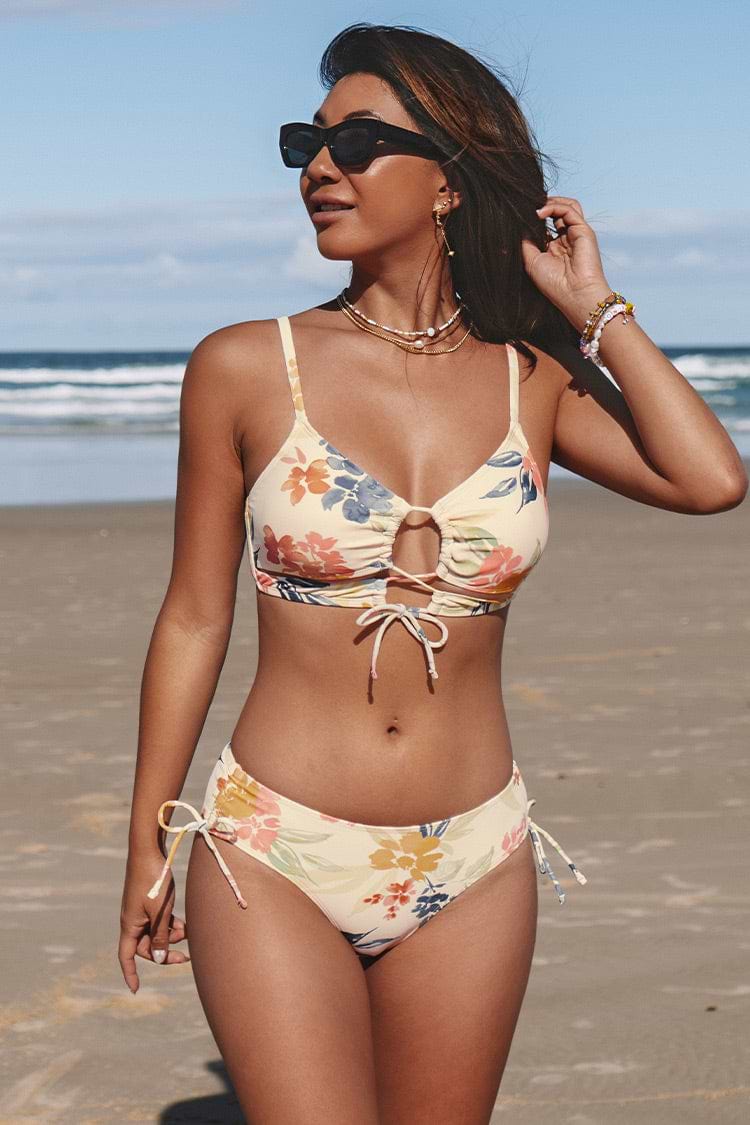 Bikini à découpes et à fronces latérales