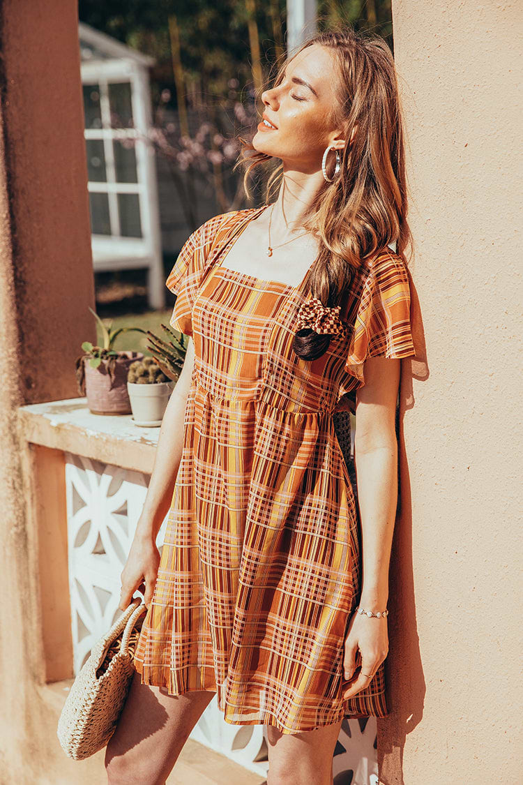 Kleid in A-Form mit Karomuster und eckigem Ausschnitt