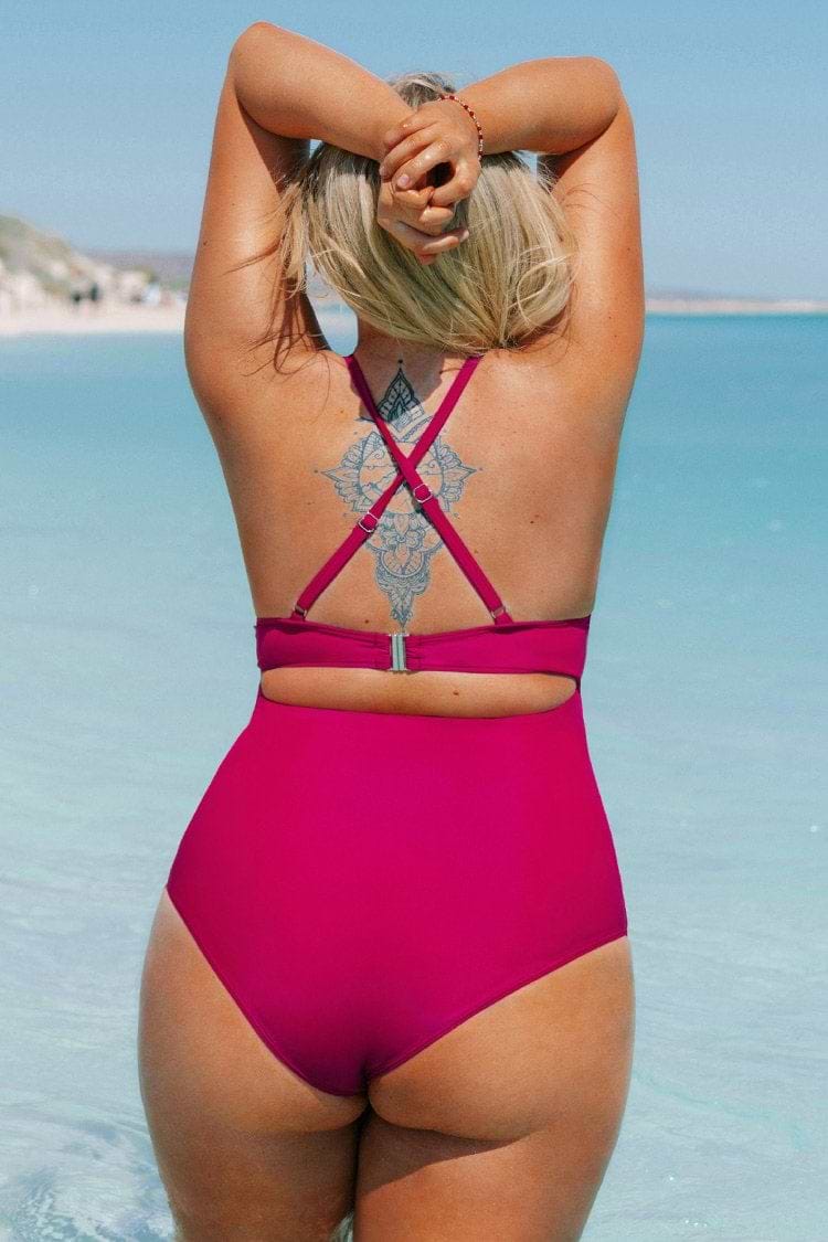 Traje de  baño de una pieza con corte para tallas grandes de Dior