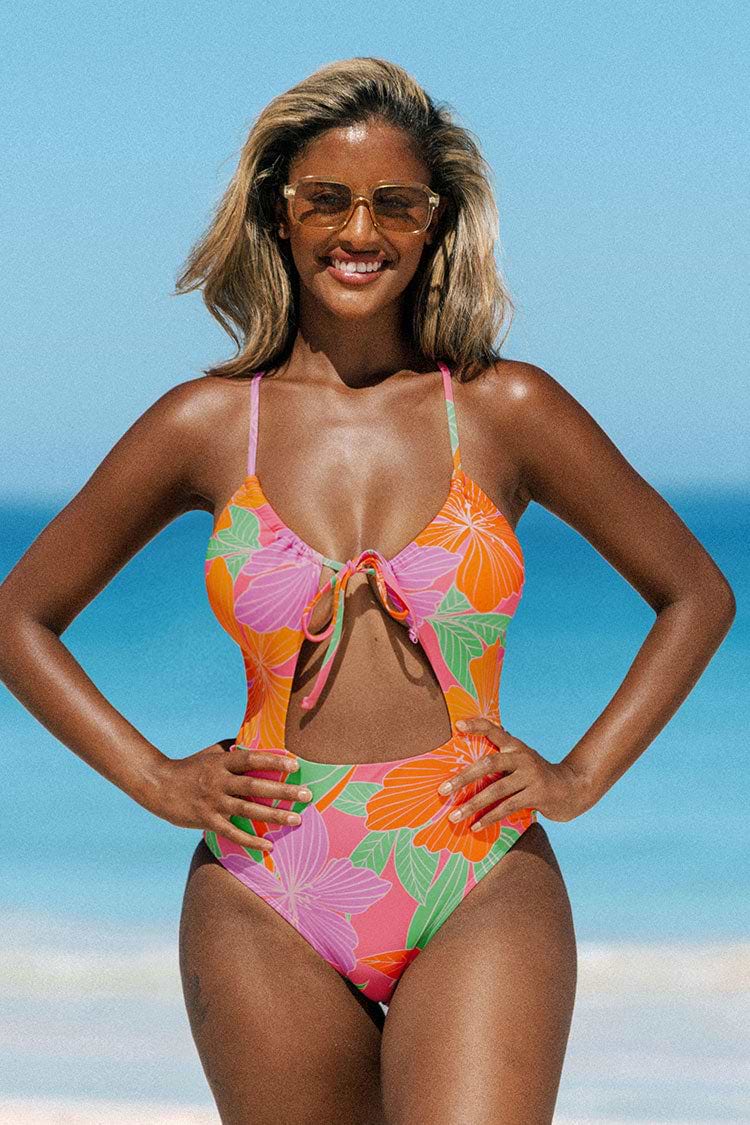 Maillot de bain une pièce découpé et fleuri