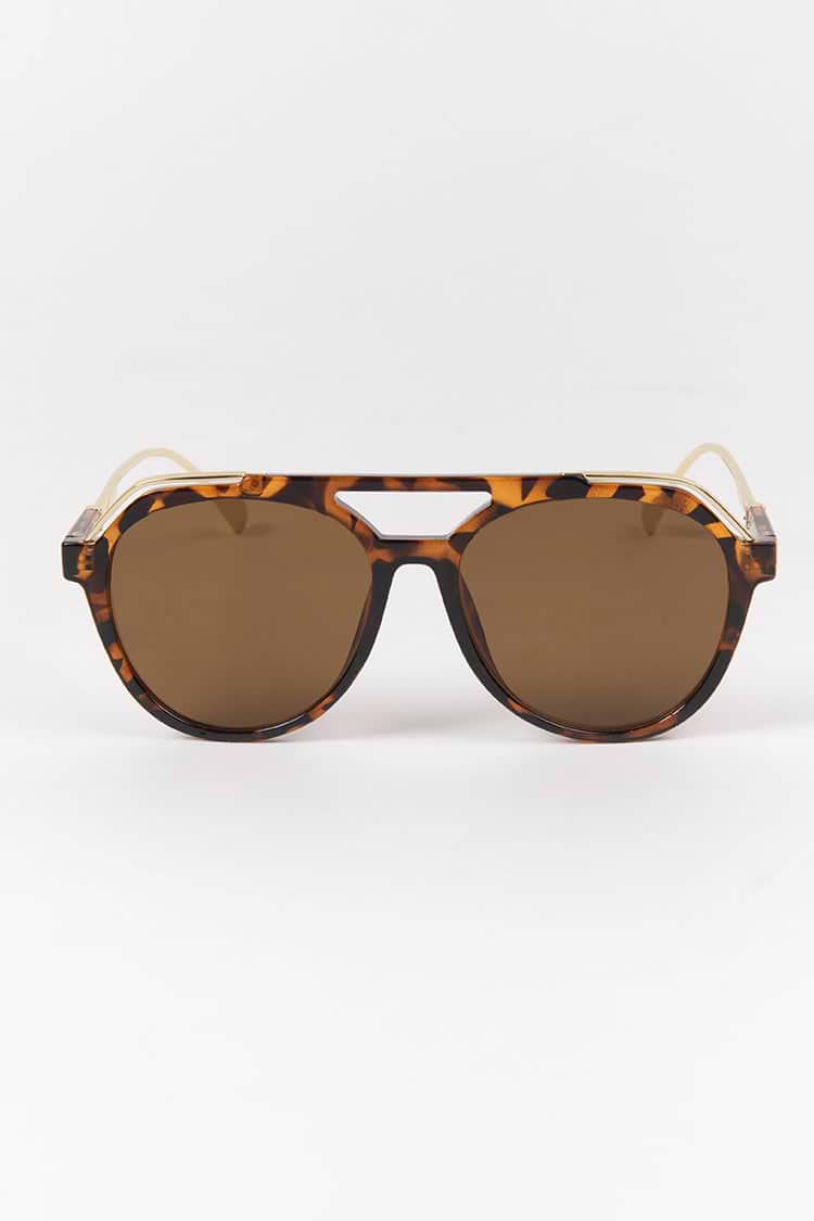 Sonnenbrille mit metallischem Rahmen