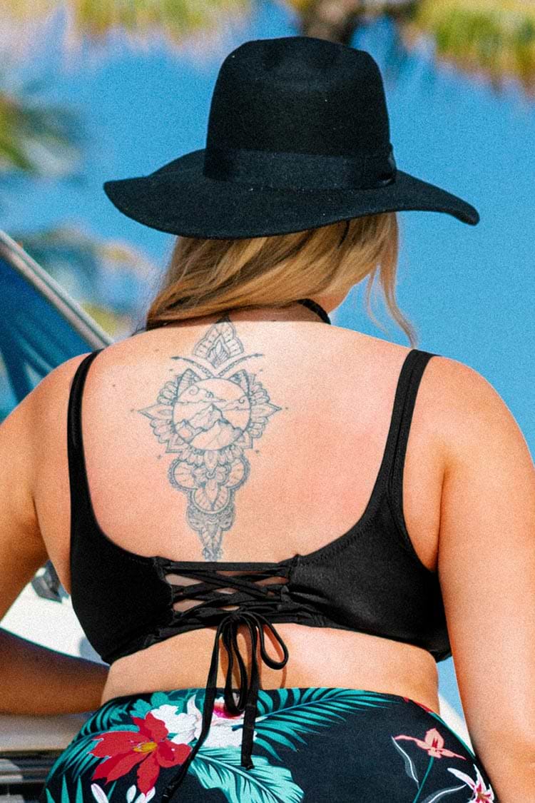 Top de bikini de talla grande con cordones y cuello en v negro Cecilia