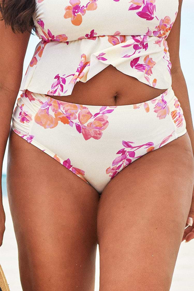 Bas de bikini grande taille froncé à fleurs