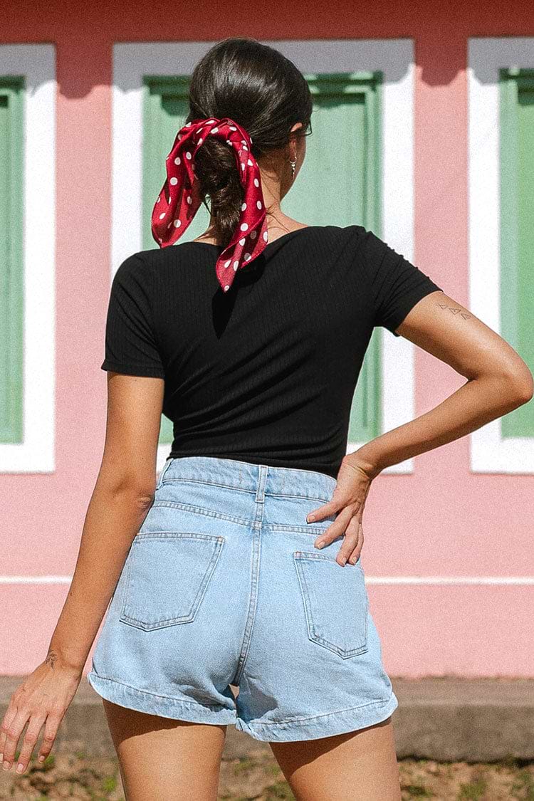 Schwarzer Bodysuit mit U-Ausschnitt