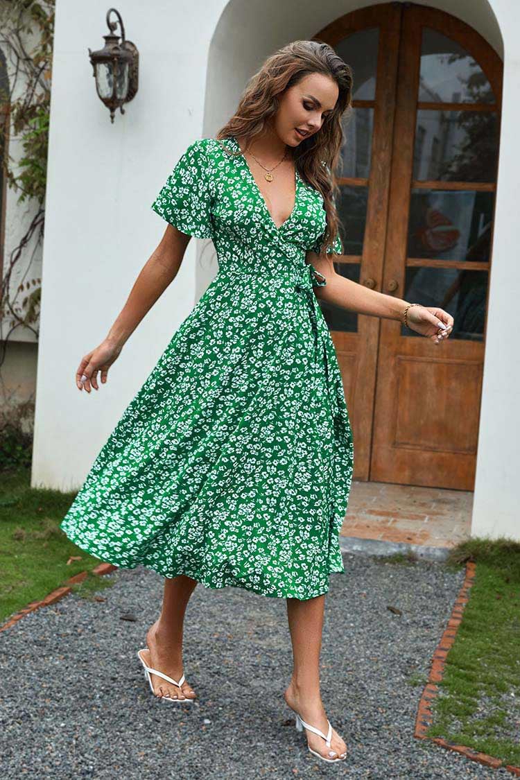 Frühlingshaftes Kleid in A-Form mit V-Ausschnitt und Glockenärmeln
