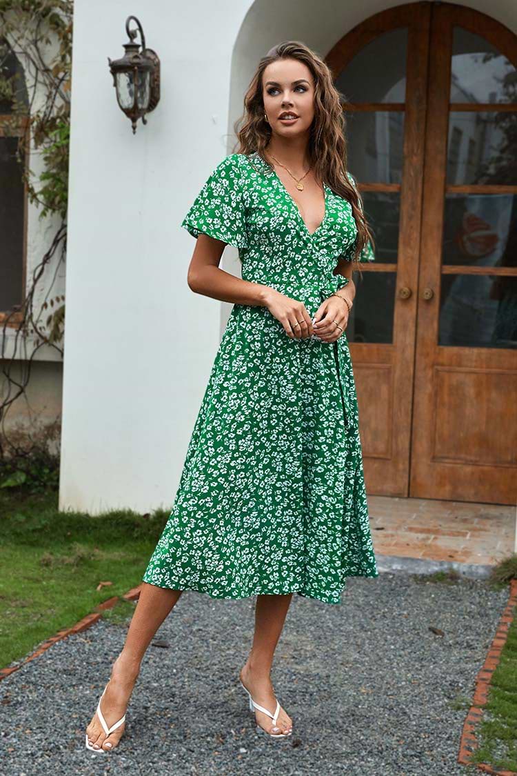 Frühlingshaftes Kleid in A-Form mit V-Ausschnitt und Glockenärmeln