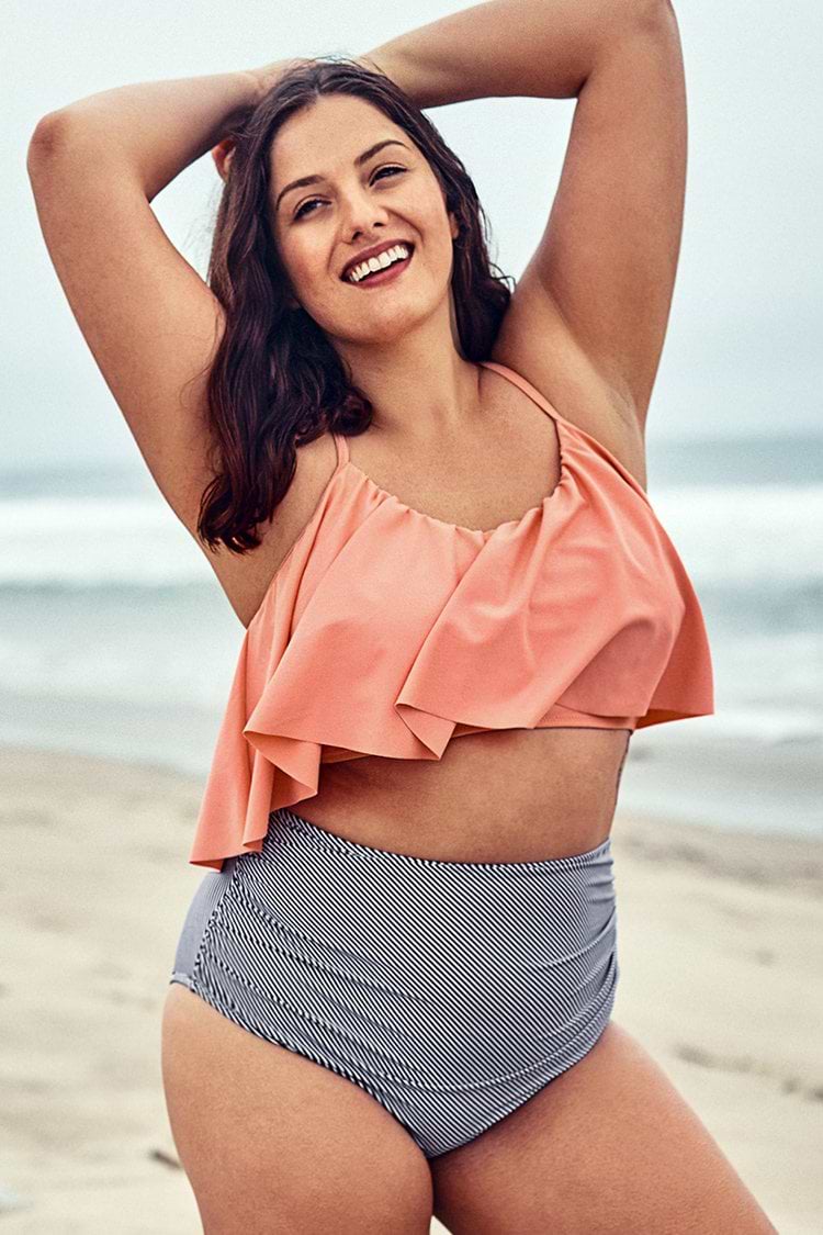 Bikini rosa con volantes de talla grande