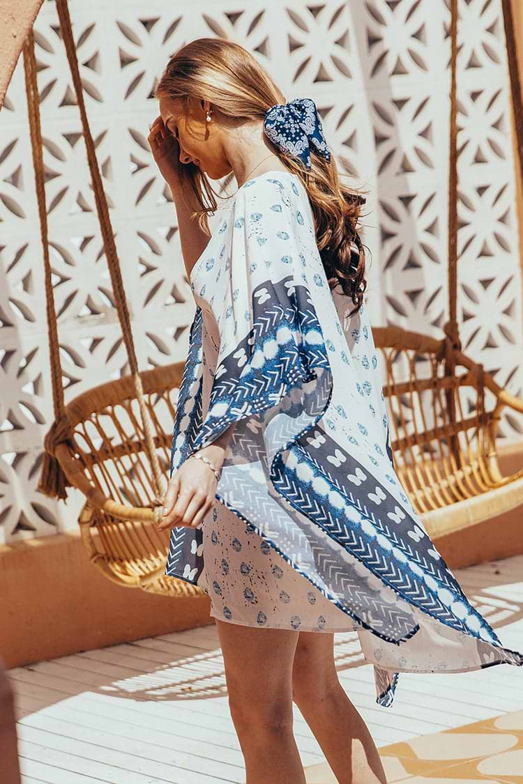 Cover-Up mit unregelmäßigem Saum und halben Ärmeln