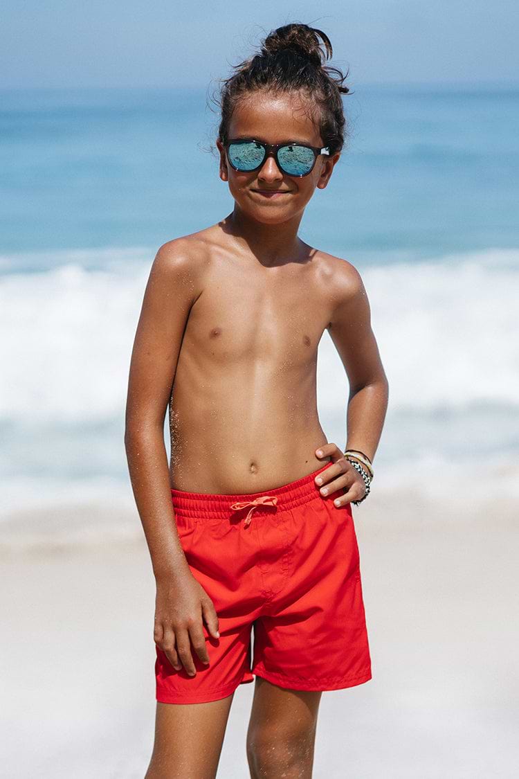 Jungen Shorts in Tomatenrot