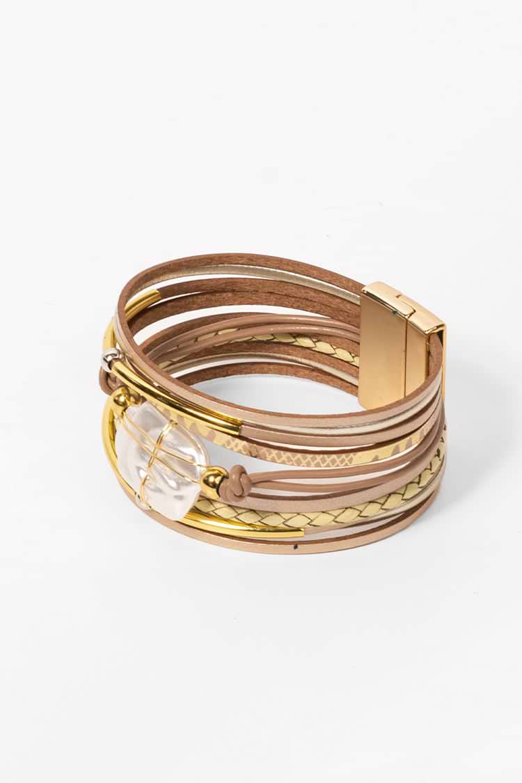 Türkisfarbenes Boho-Armband aus Perlen