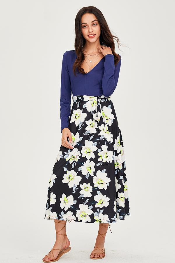 Vestido Midi Azul y Floral