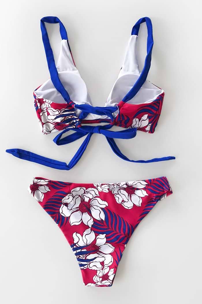 Bikini con estampado floral tropical