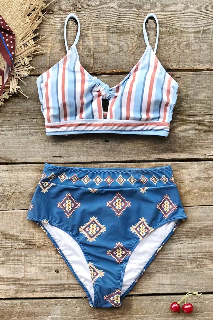 Bikini Anudado Estampado Rojo Y Azul