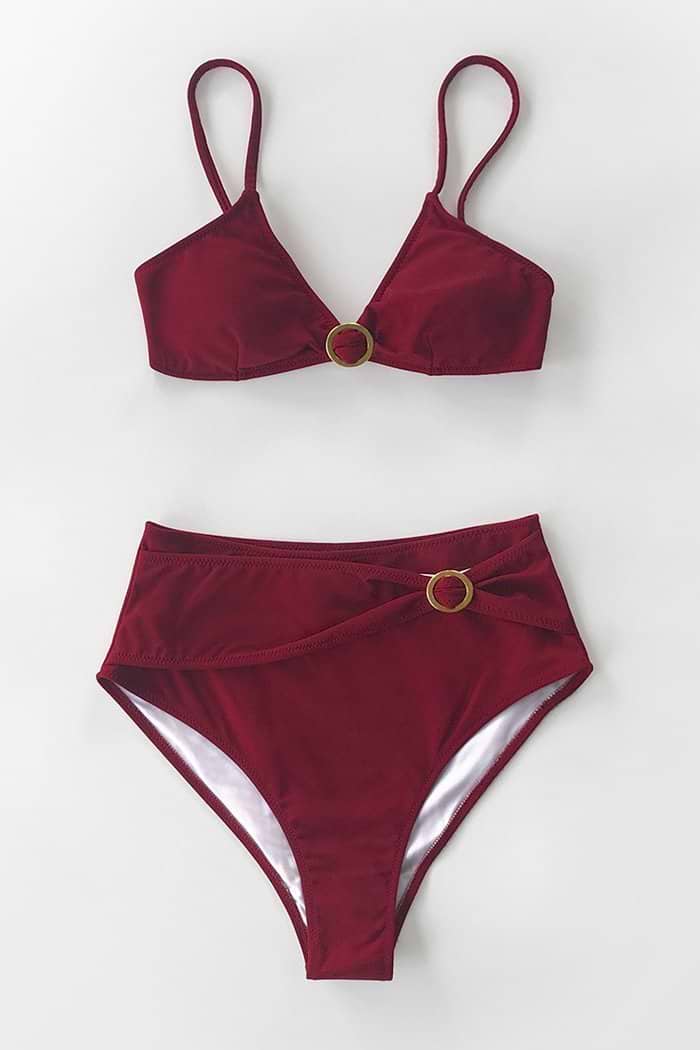 Bikini de cintura alta de color rojo oscuro