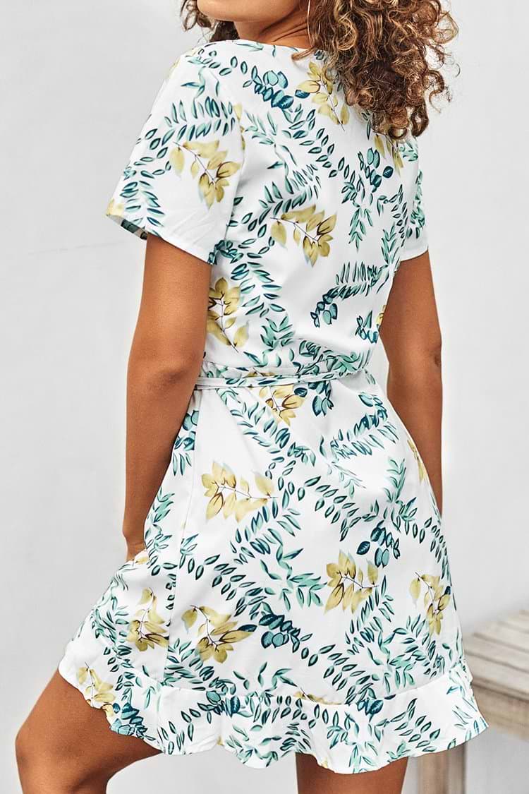 Vestido blanco de manga corta estampado de hojas