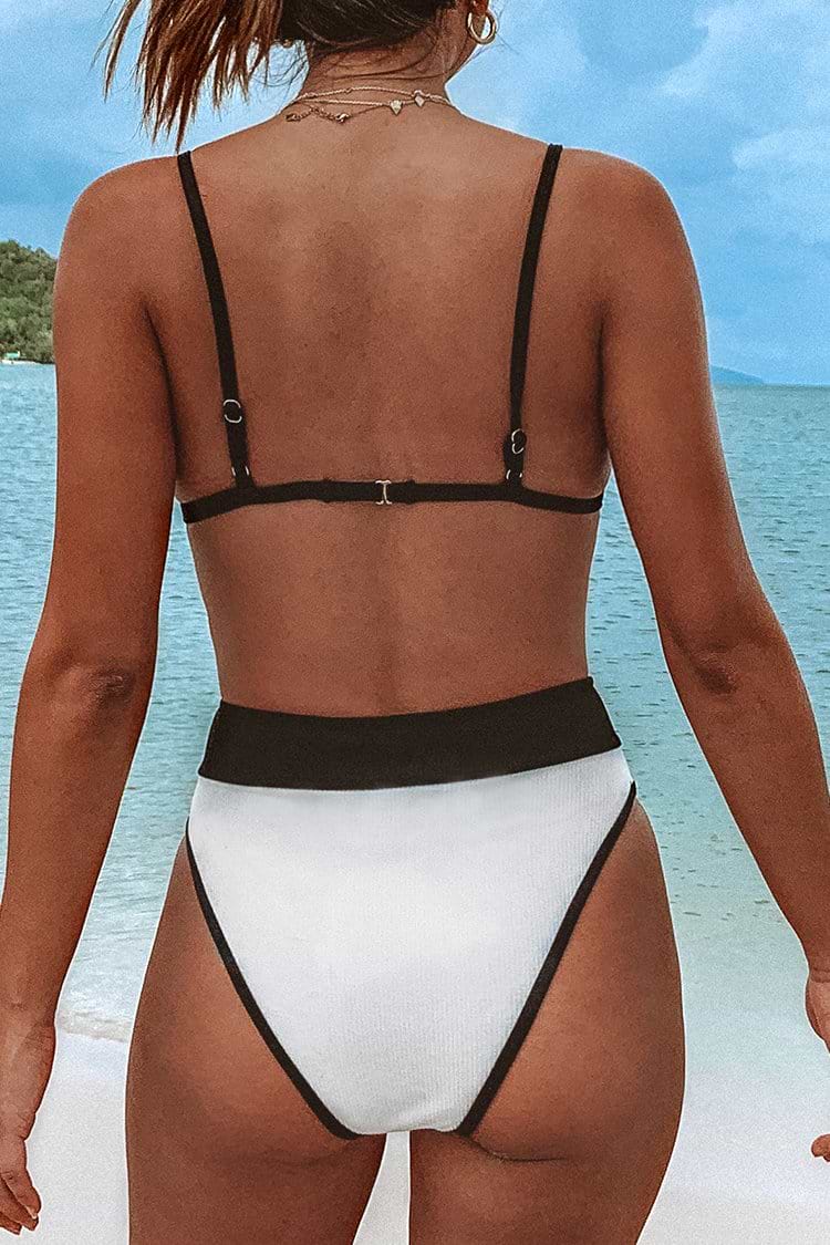 Bikini blanco y negro de triángulo con tiras