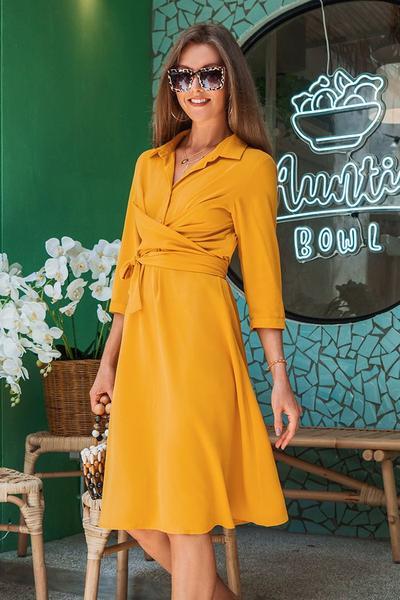 Vestido midi fruncido amarillo