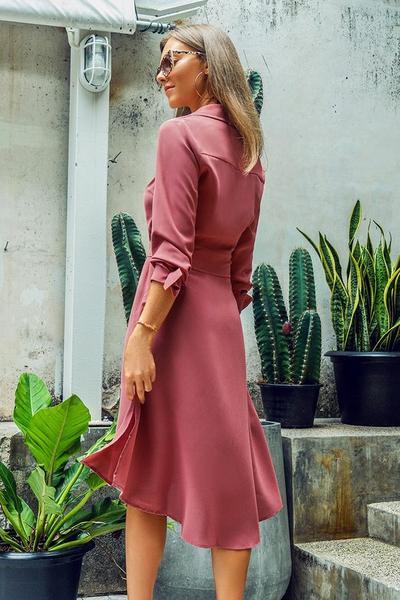 Vestido con botones de cinturón rosa coral