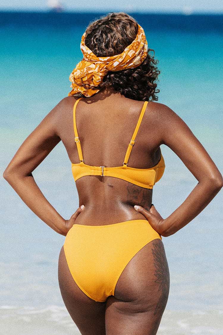 Bikini rib con aro y lazo frontal