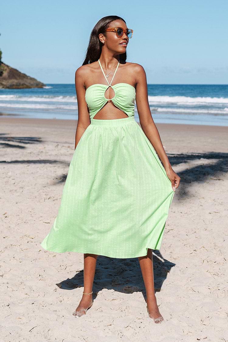 Vestido en forma de A recortado