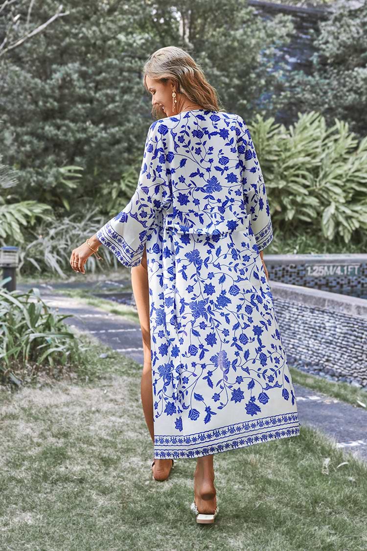 Vestido recto con cinturón y frente abierto