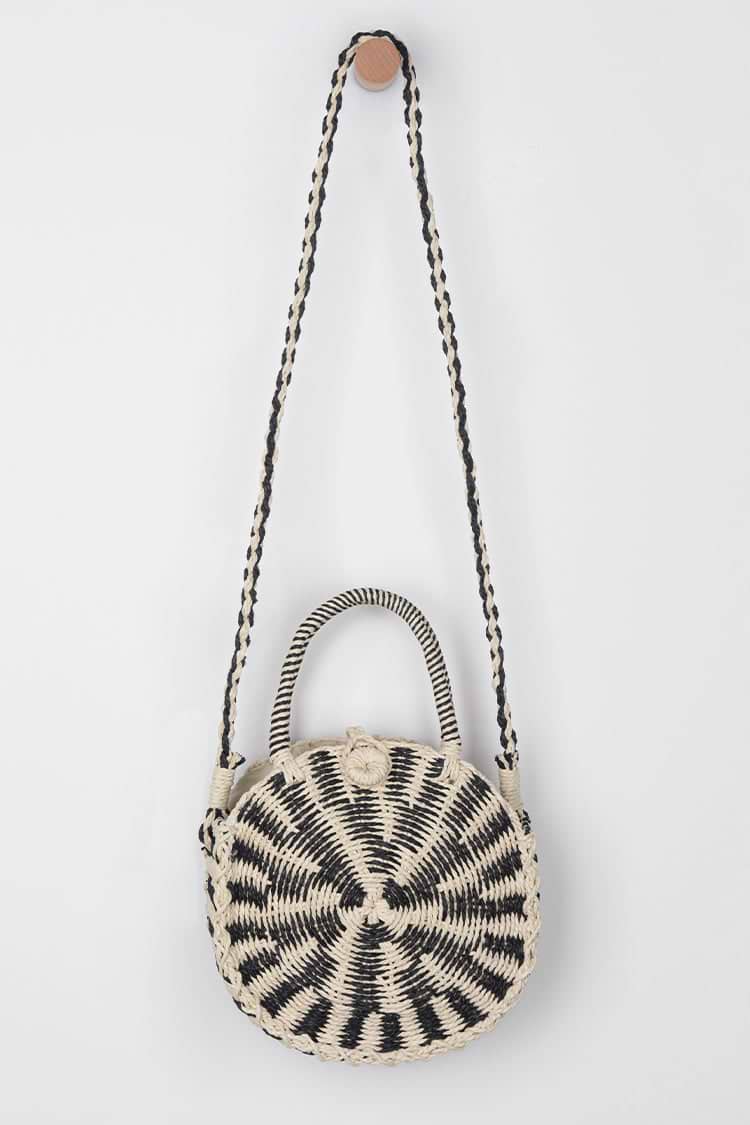 Bolso de hombro negra trenzada