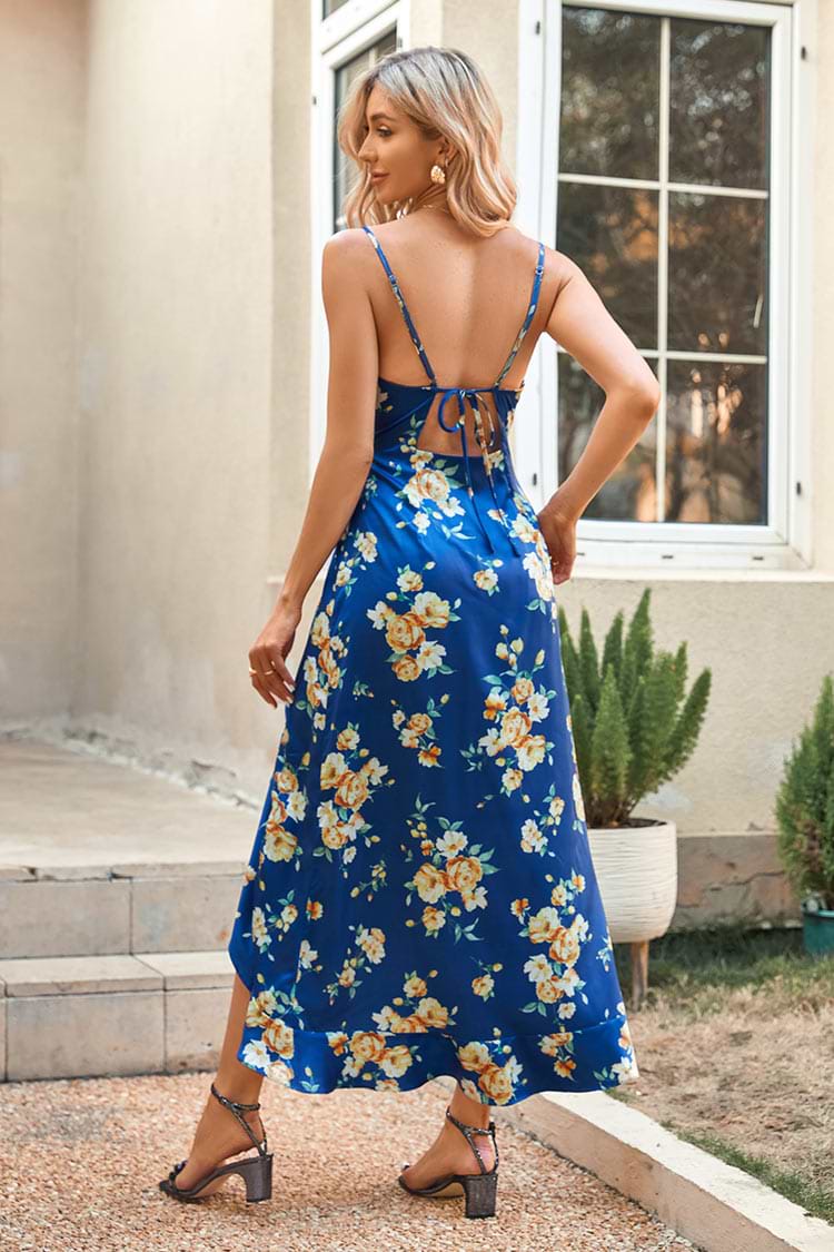 Vestido floral en forma de A con volantes y lazos