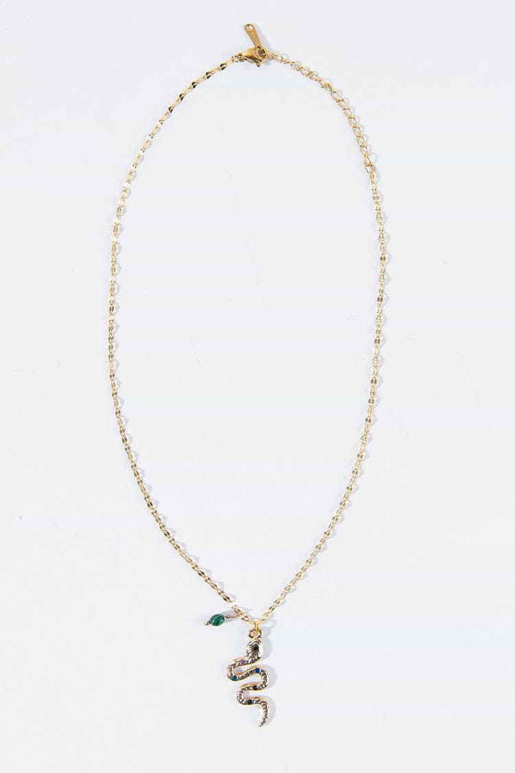 Collar con estampado de serpiente