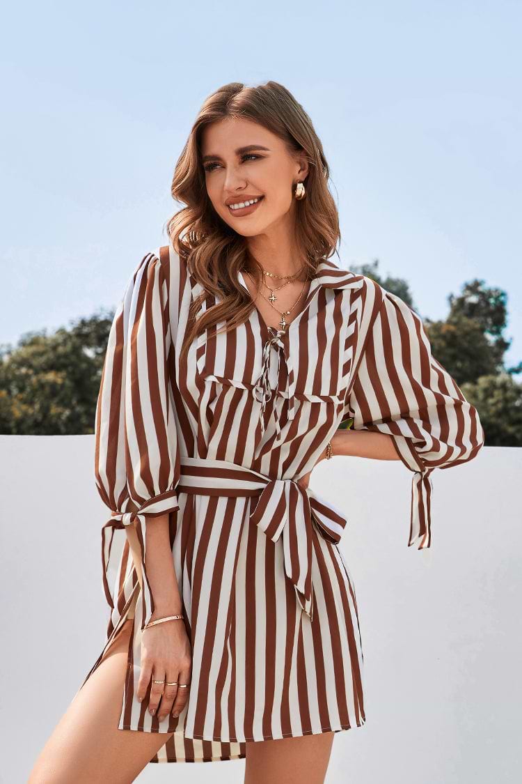 Robe de chemise courte à rayures et col de chemise