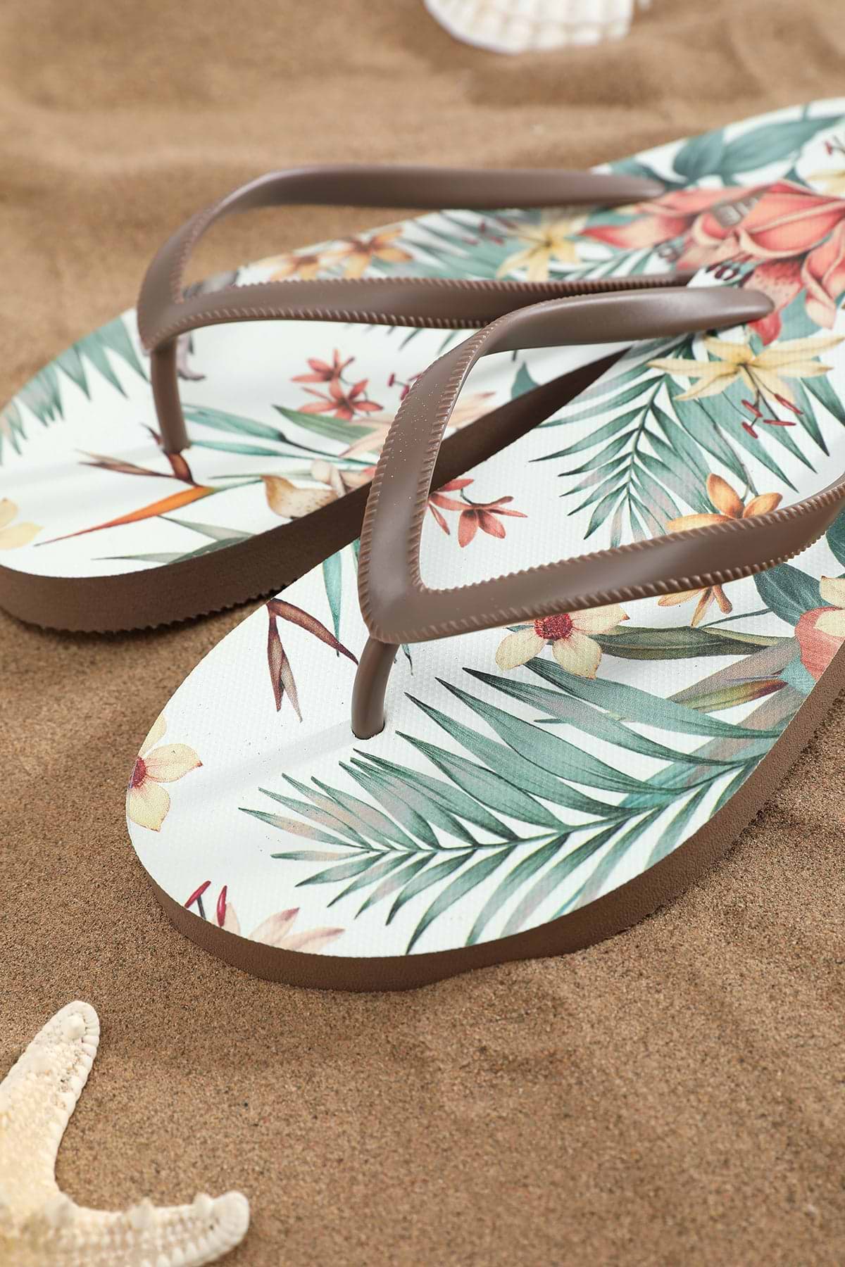 Tongs à imprimé tropical