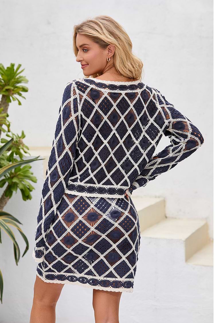 Gehäkeltes Oberteil mit V-Ausschnitt und Rock mit elastischer Taille