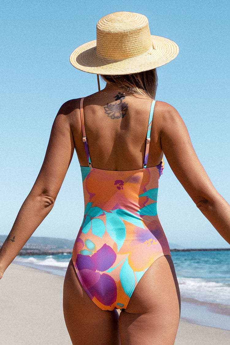 Maillot de bain une pièce à col rond et à ruché sur le devant