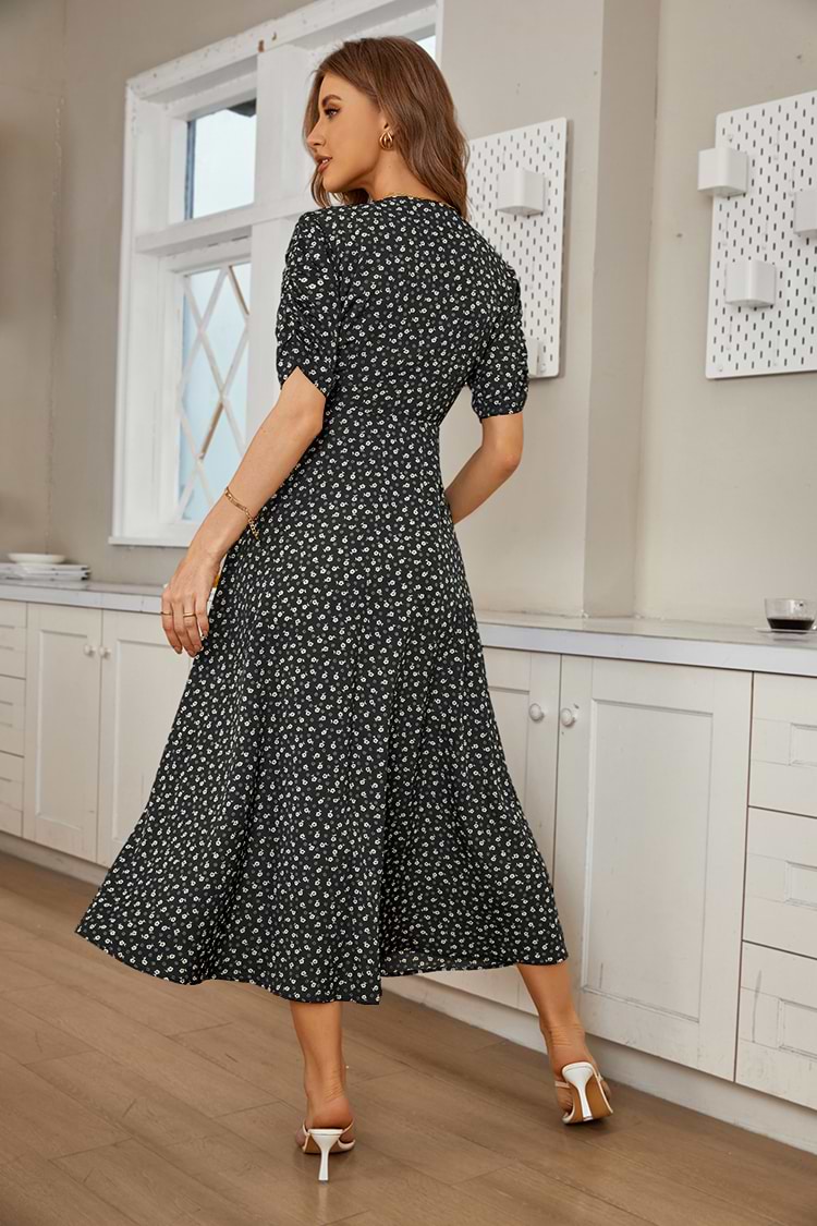 Ditsy A-Form-Kleid mit V-Ausschnitt und halben Ärmeln