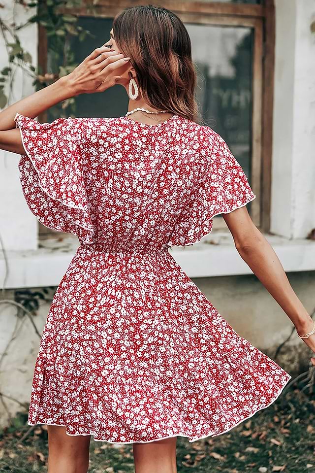 Robe trapèze à manches évasées et col en V fleurie